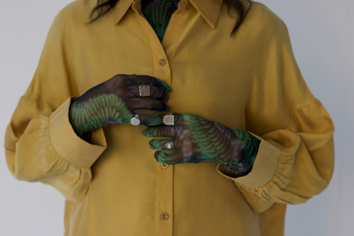 CORAL mesh gloves