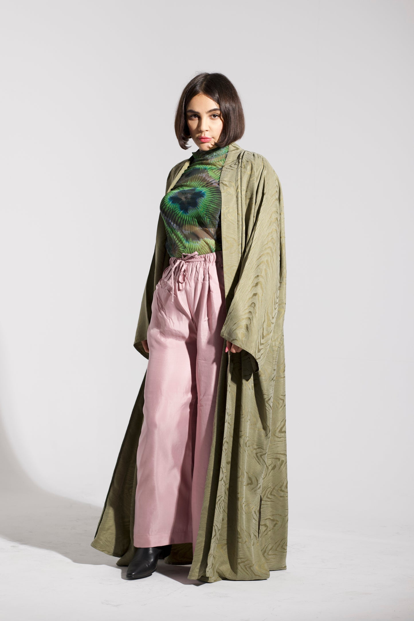 NETTLE abaya